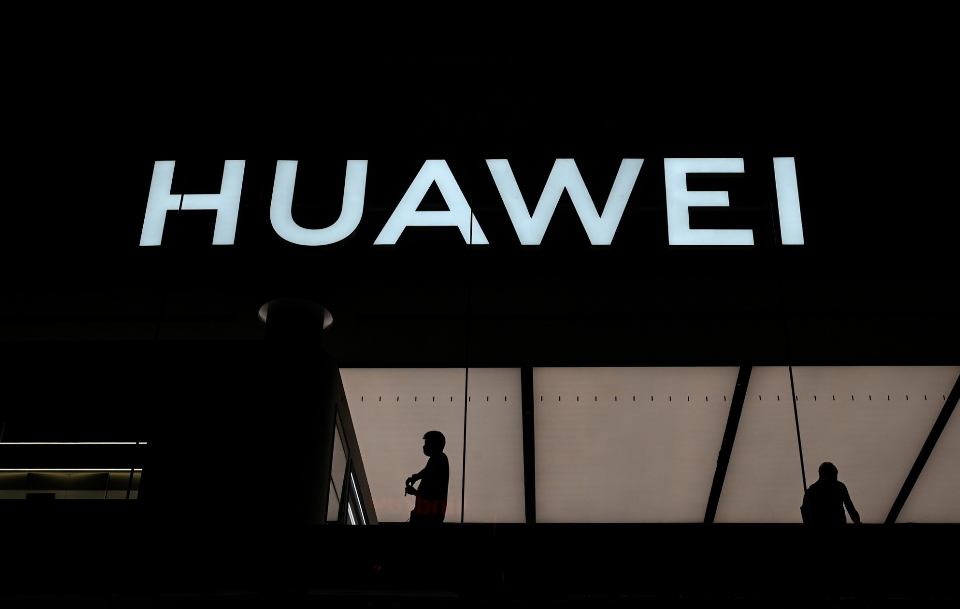 Huawei revenue drops 6% in 2022 first half