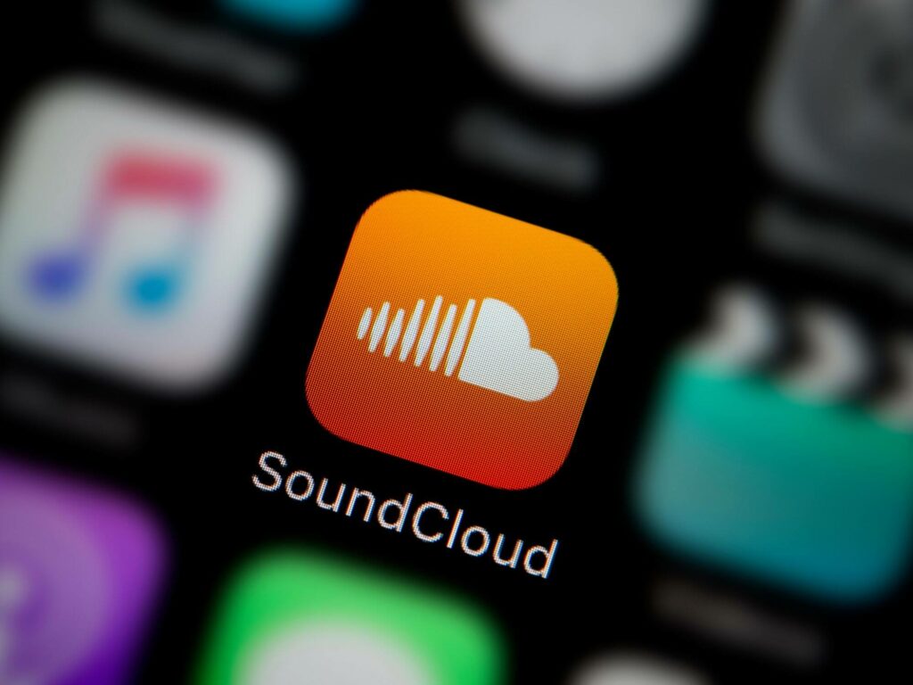 SoundCloud samples TikTok-like feed for music discovery